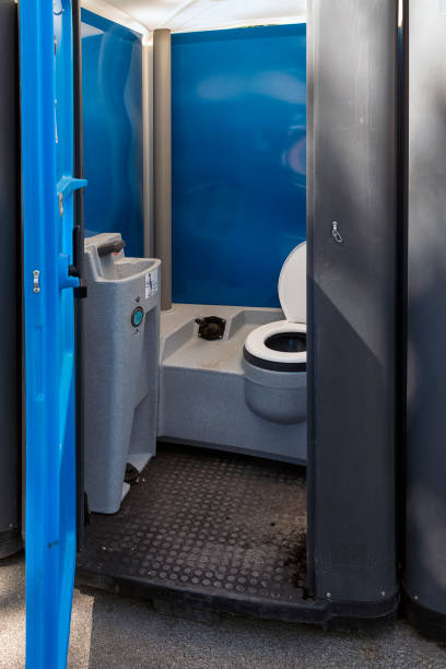 Best Best portable toilet rental  in Gladstone, MI