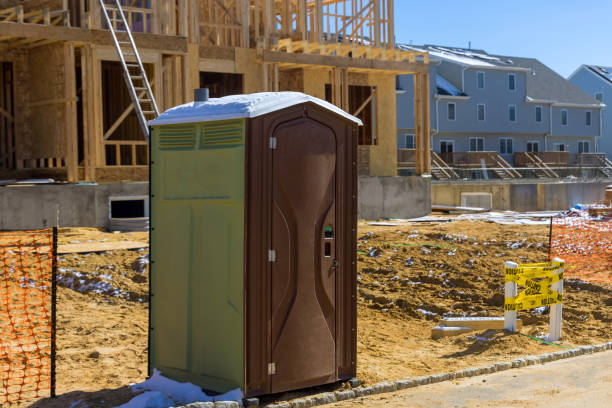 Best Portable restroom trailer rental  in Gladstone, MI